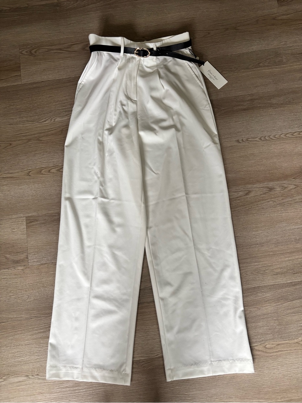 High waisted White Pleated Dress Pants with Pockets